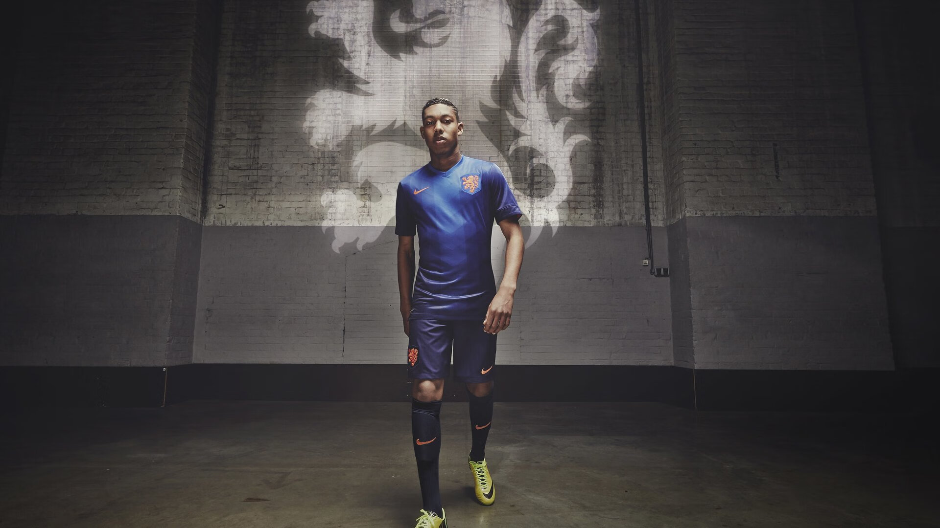 爱游戏官网充值-埃弗顿保级关键战临近，球迷信心回升，埃弗顿强吗